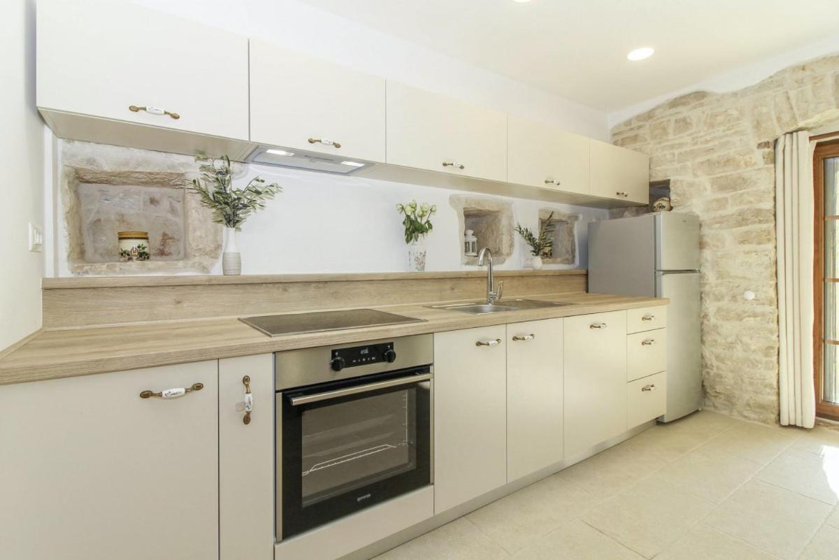 Villa Olea In Barat - Haus Fuer 6-8 Personen Канфанар Екстер'єр фото